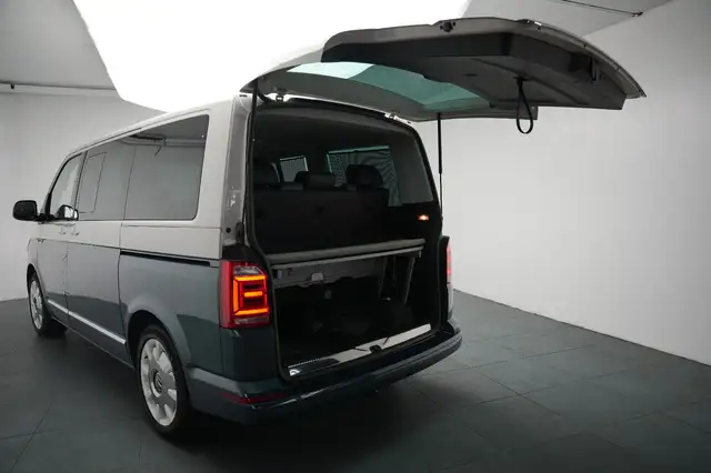 Volkswagen Multivan view 10