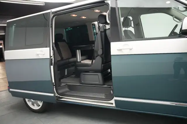 Volkswagen Multivan view 14
