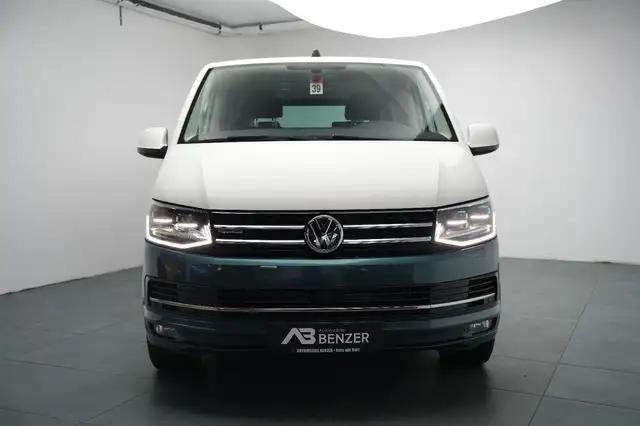 Volkswagen Multivan view 3