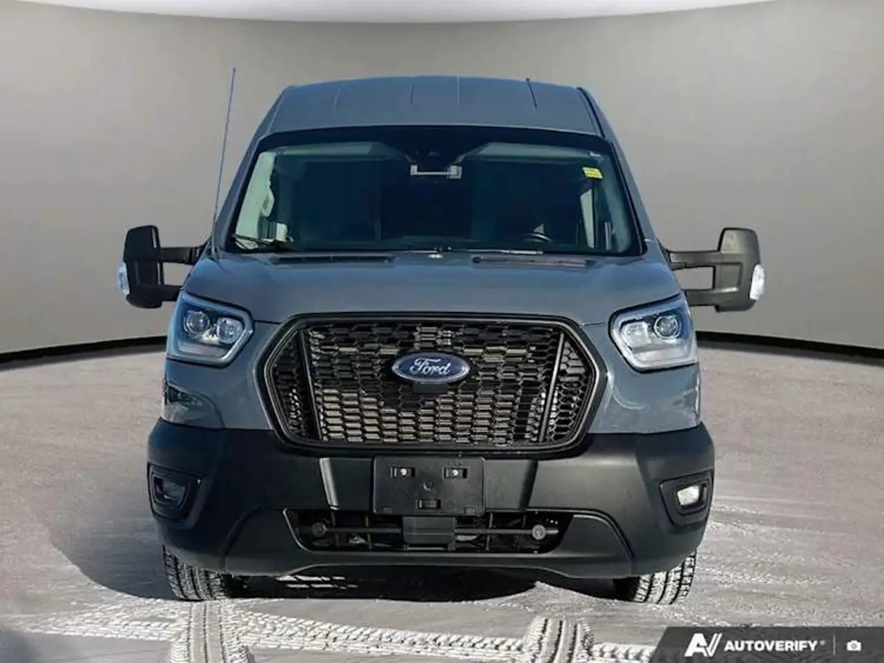 Ford Transit Cargo Van снимка Ford Transit Cargo Van