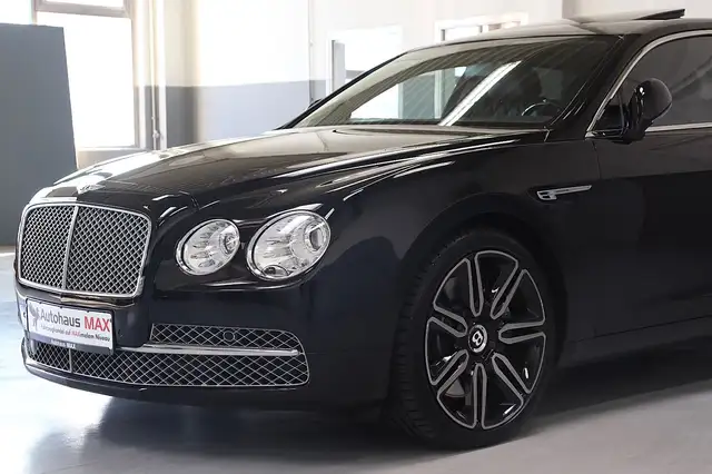 Bentley Flying Spur view 7