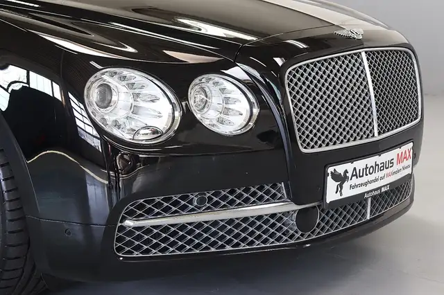 Bentley Flying Spur view 11