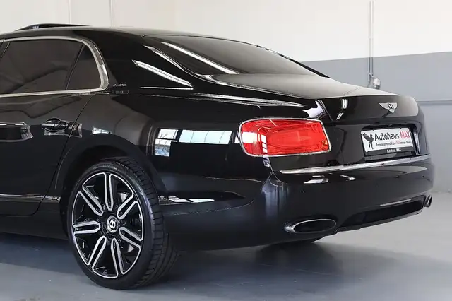Bentley Flying Spur view 10