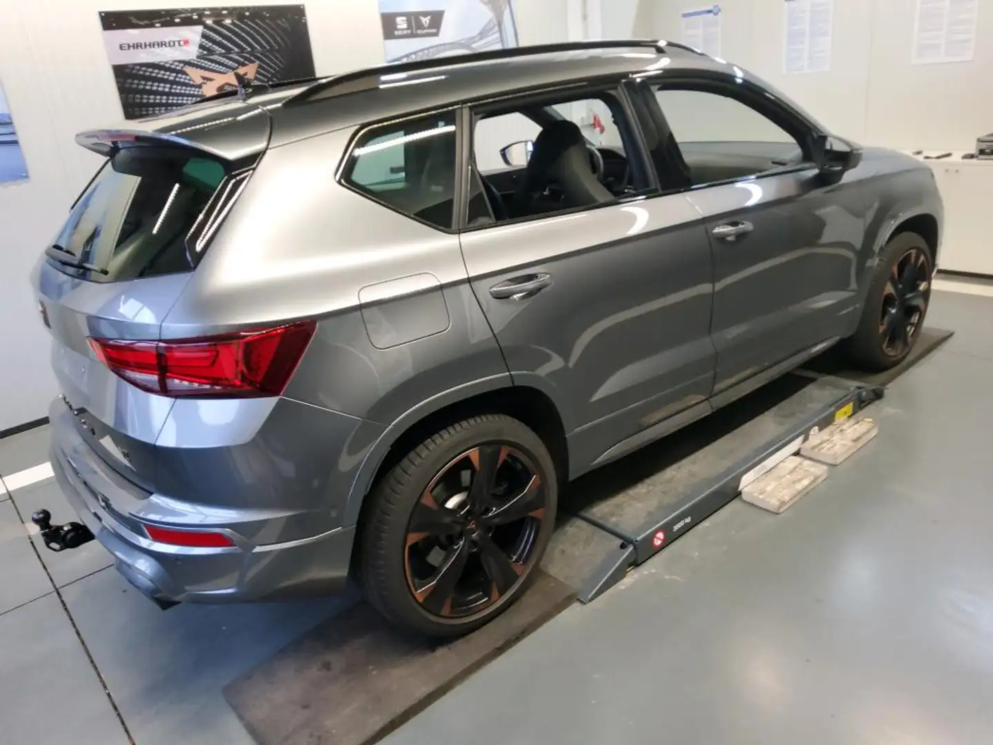 CUPRA Ateca 2.0 TSI VZ 4Drive 360° COPPER AHK BEATS Grau - 2