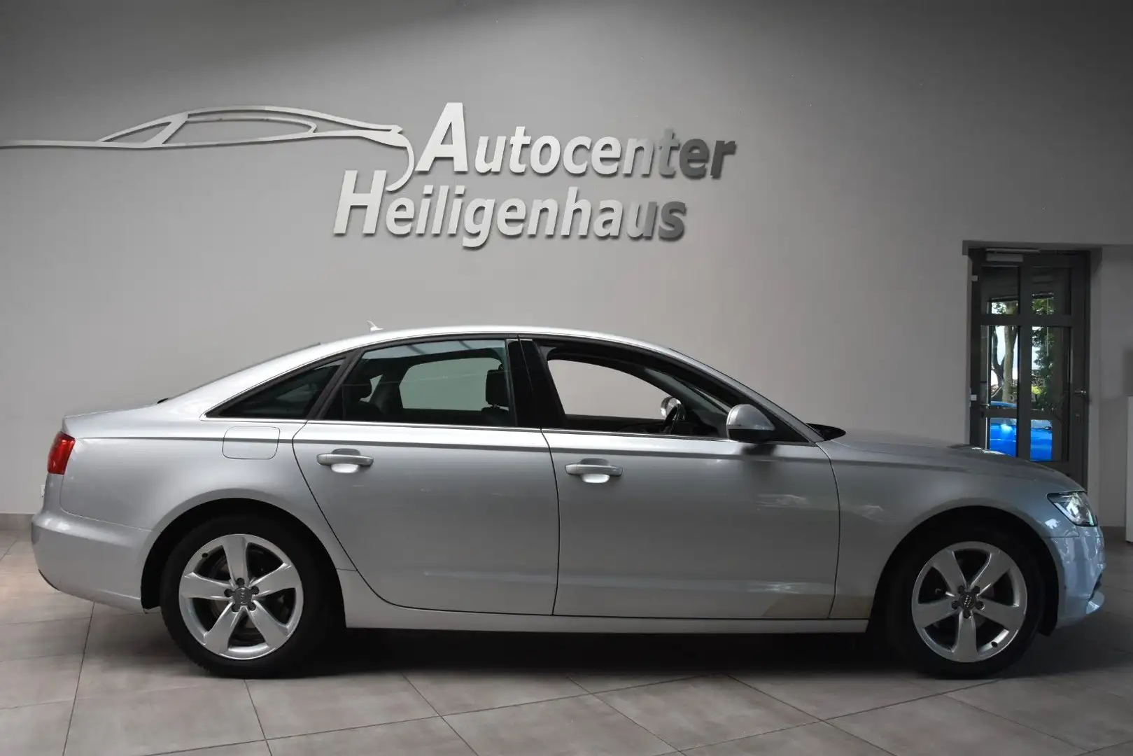 Audi A6 Lim 2.0 TDI Navi BiXenon Leder Tempo SHZ PDC Silber - 2