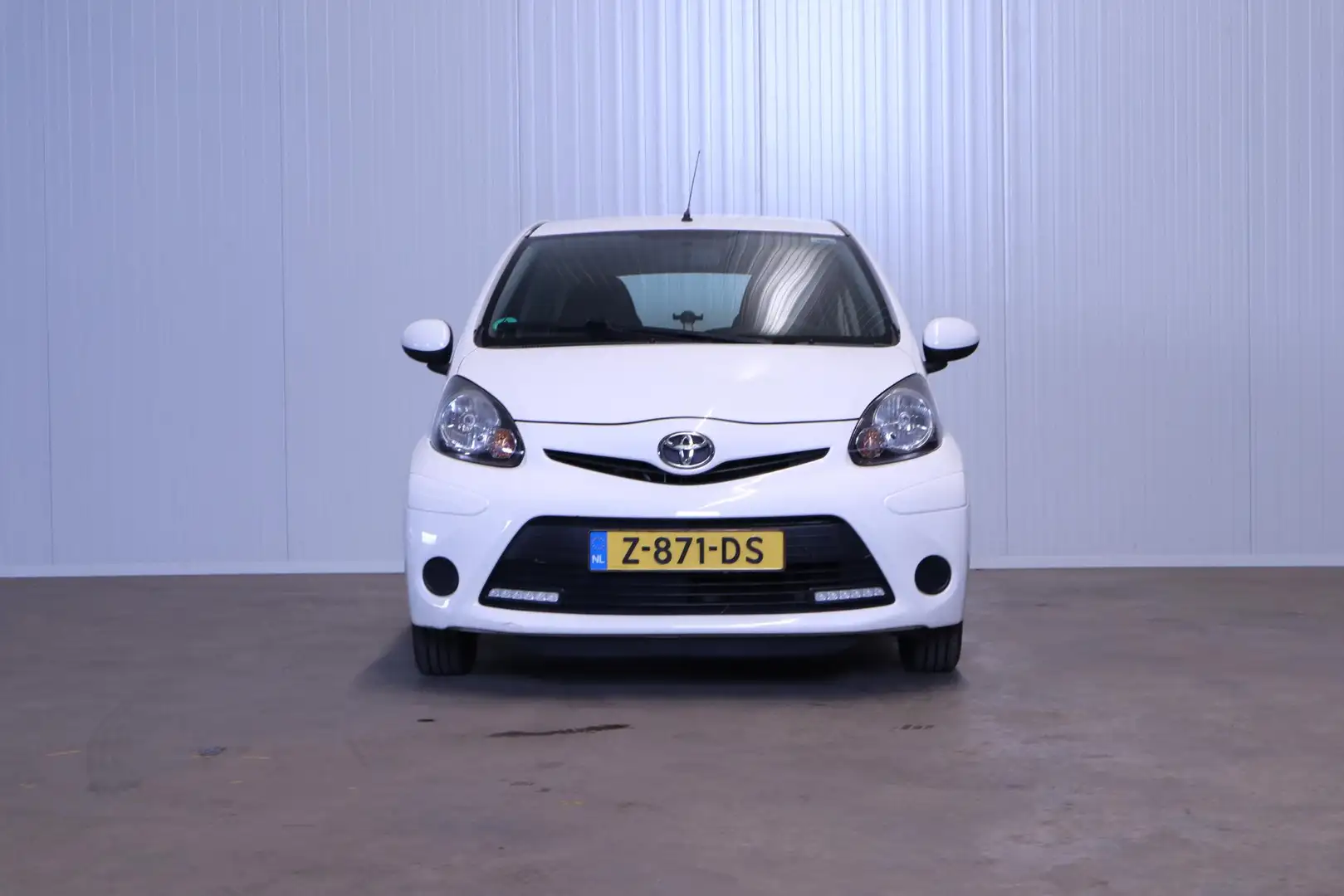 Toyota Aygo 1.0 VVT-i Dynamic Orange Wit - 2