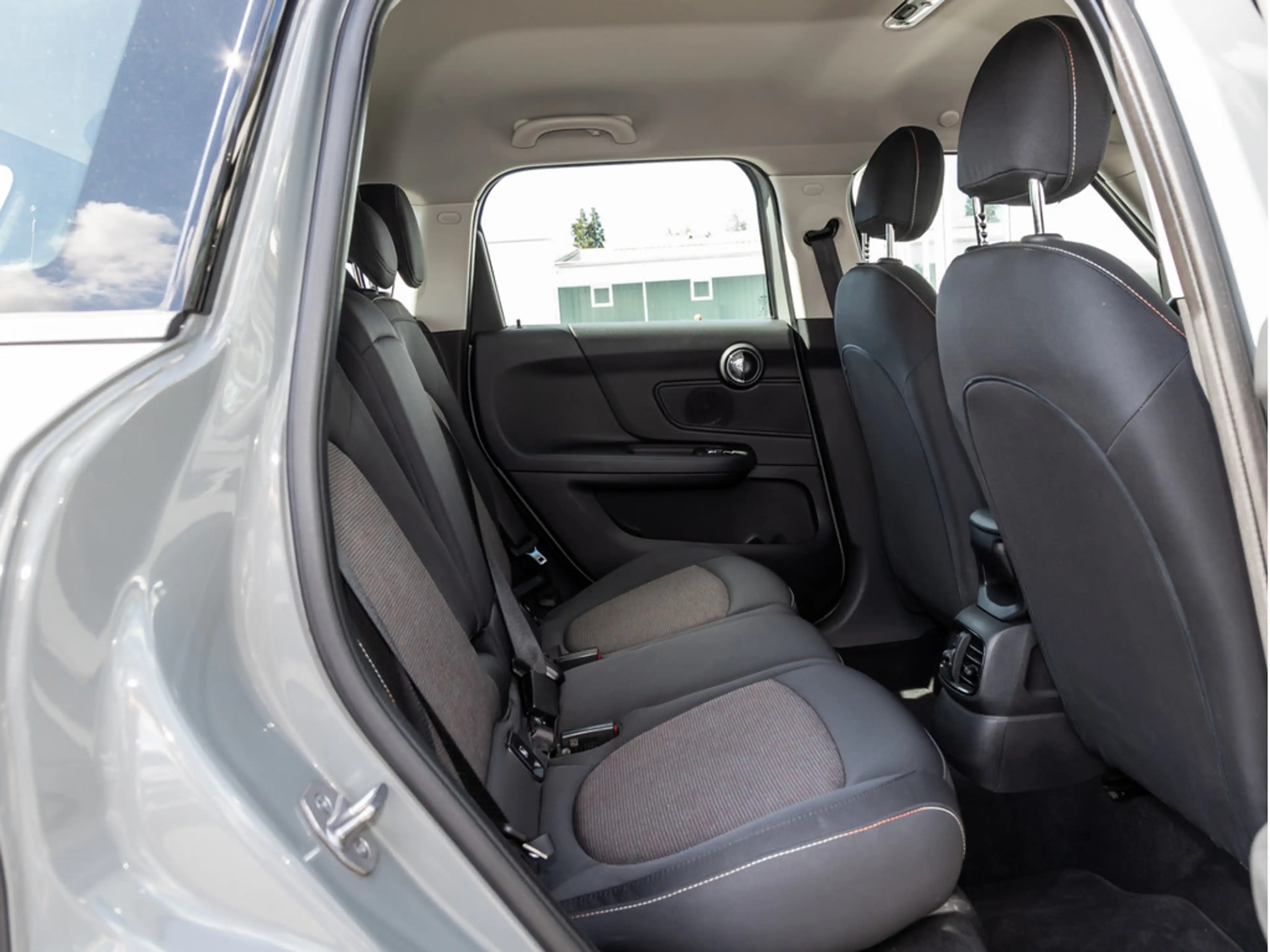 MINI One Countryman — photo 9