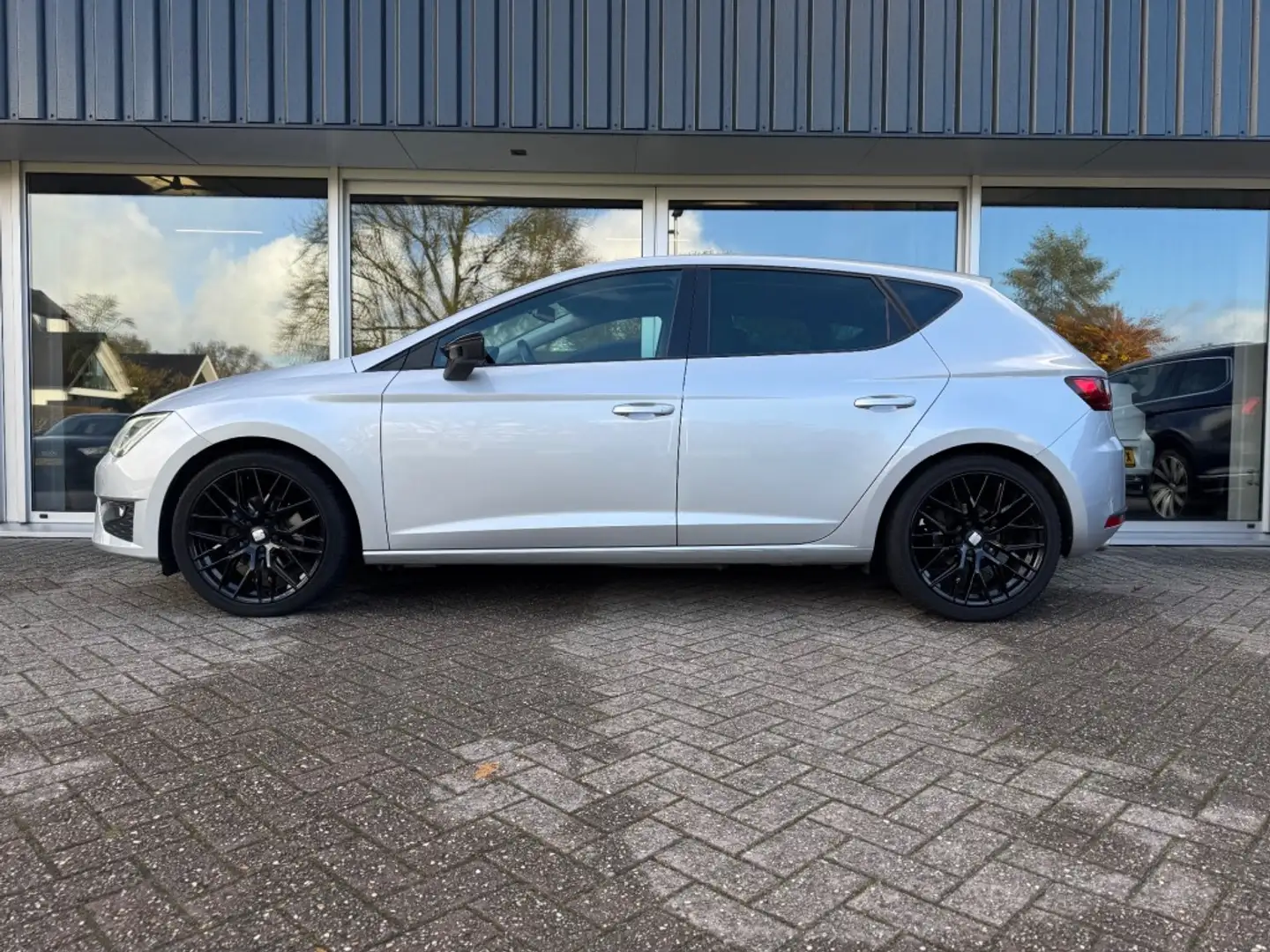 SEAT Leon 1.4 TSI ACT FR Dynamic Gris - 2
