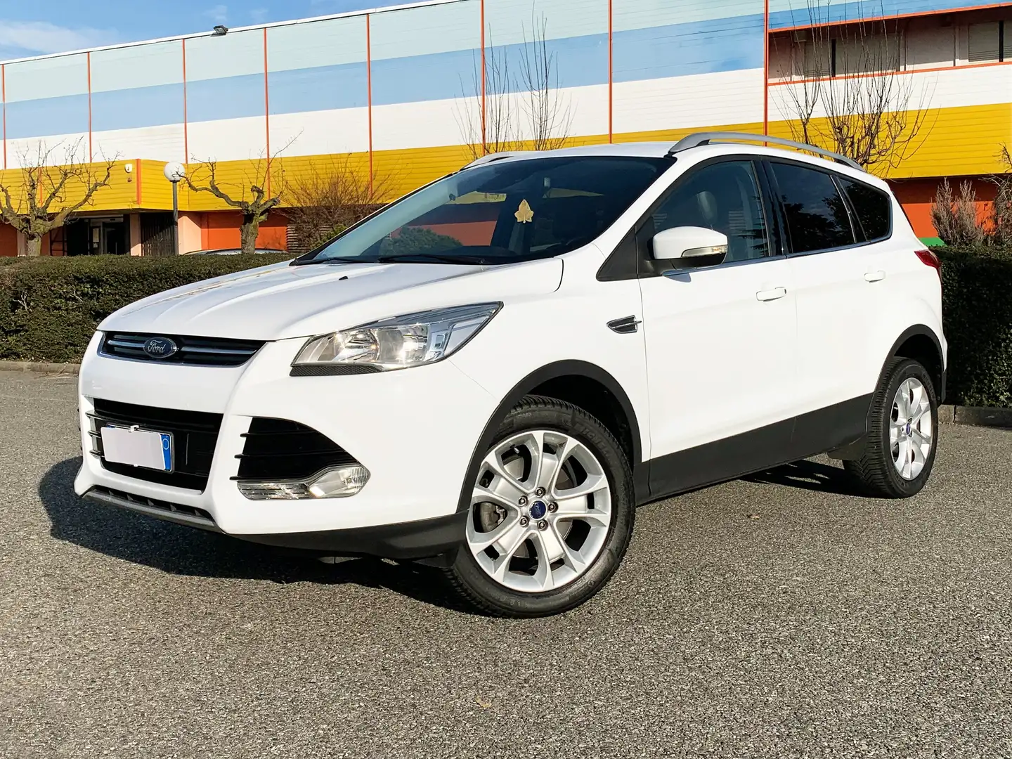 Ford Kuga 2.0 TDCI 150 CV 4WD S&S Powershift Titanium Weiß - 1