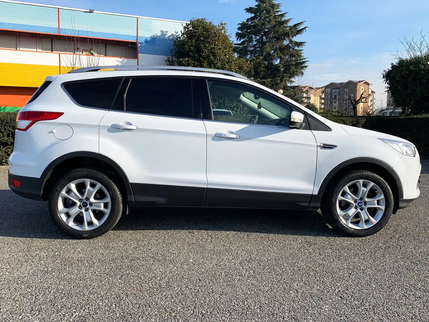 Ford Kuga 2.0 TDCI 150 CV 4WD S&S Powershift Titanium Weiß - 2