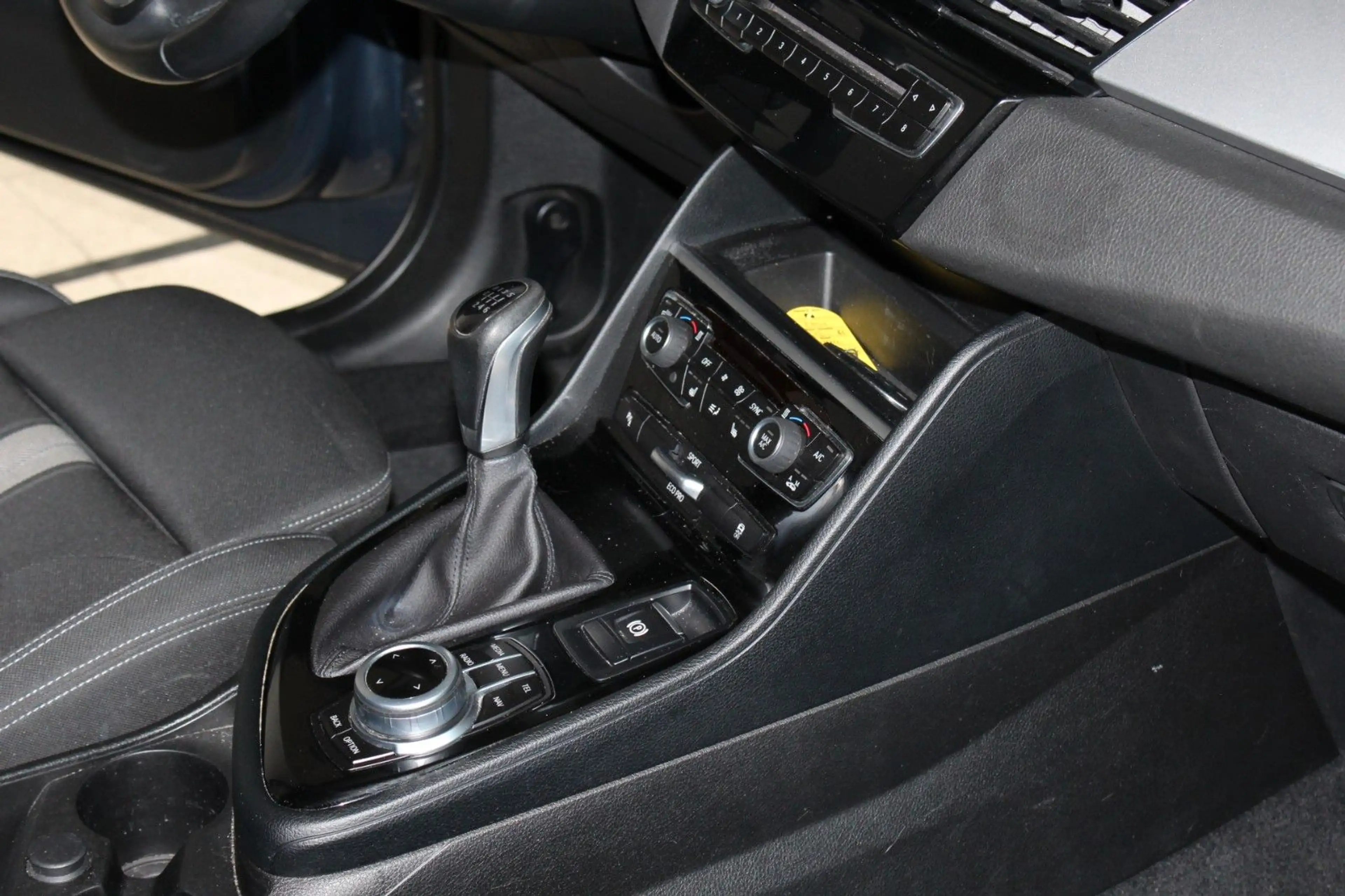BMW 216 216i AT Navi Sportsitze Hi-Fi CD-Laufwerk — photo 13