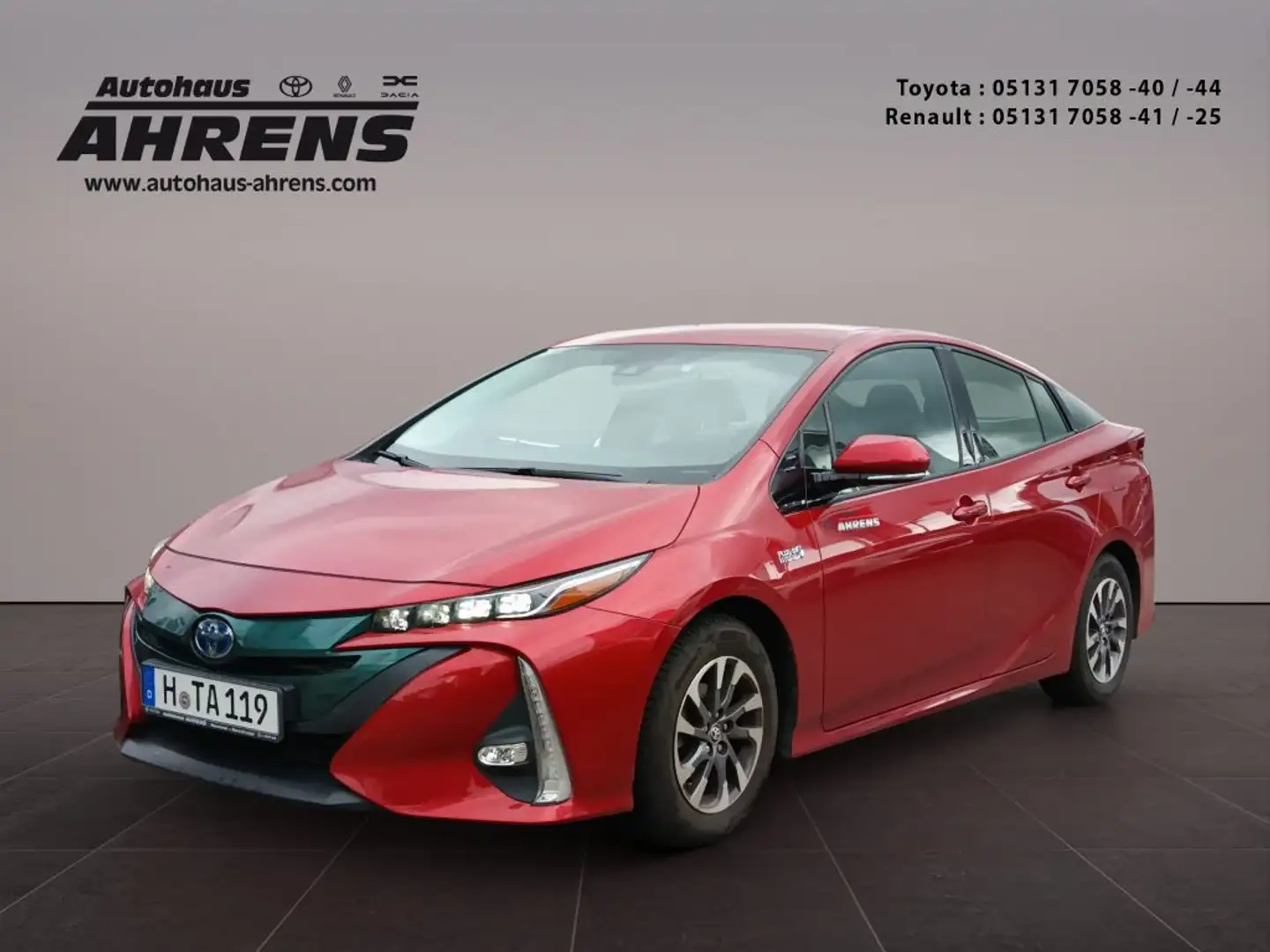 Toyota Prius Plug-in Hybrid Comfort crvena - 1