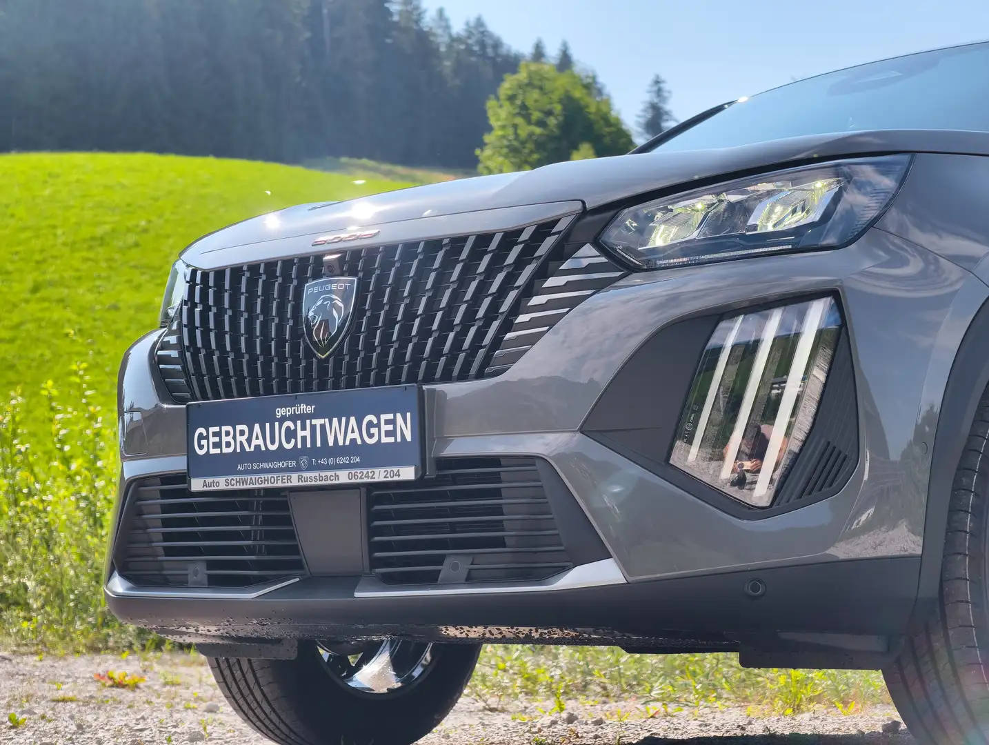 Peugeot 2008 Allure Grau - 2