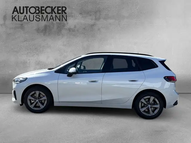 BMW 2 Series view 3
