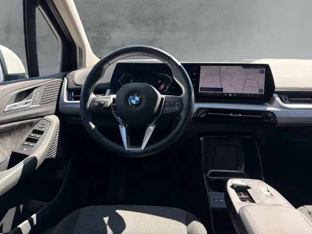 BMW 2 Series view 10