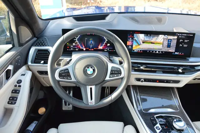 BMW X7 view 14
