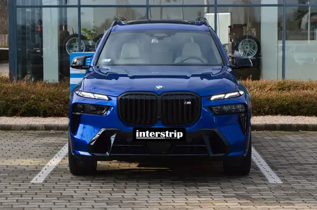 BMW X7 view 2