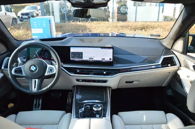 BMW X7 view 13