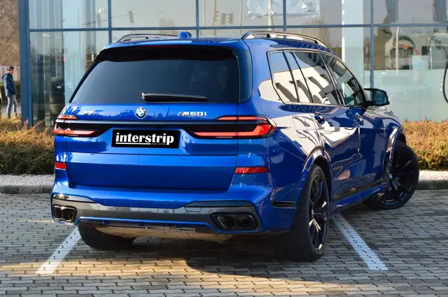 BMW X7 view 6