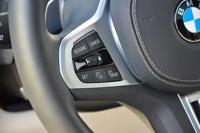 BMW X7 view 15