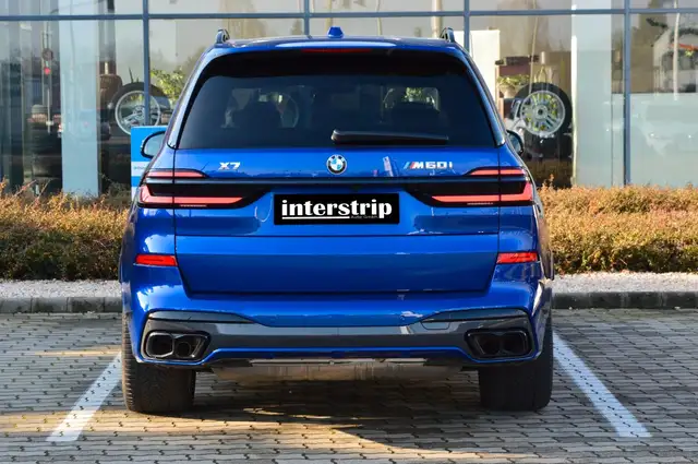 BMW X7 view 5