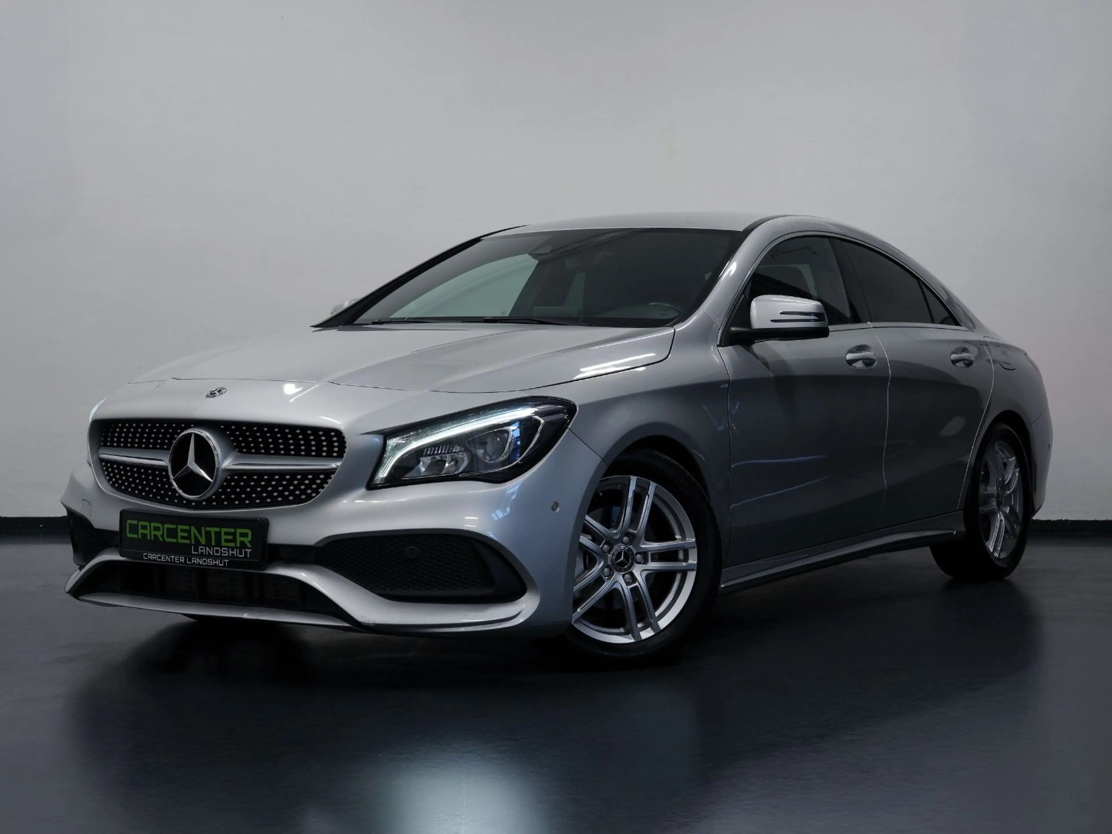 Mercedes-Benz CLA 200 d AMG-LINE LIMOUSINE CARPLAY/AMBIENTE/LED