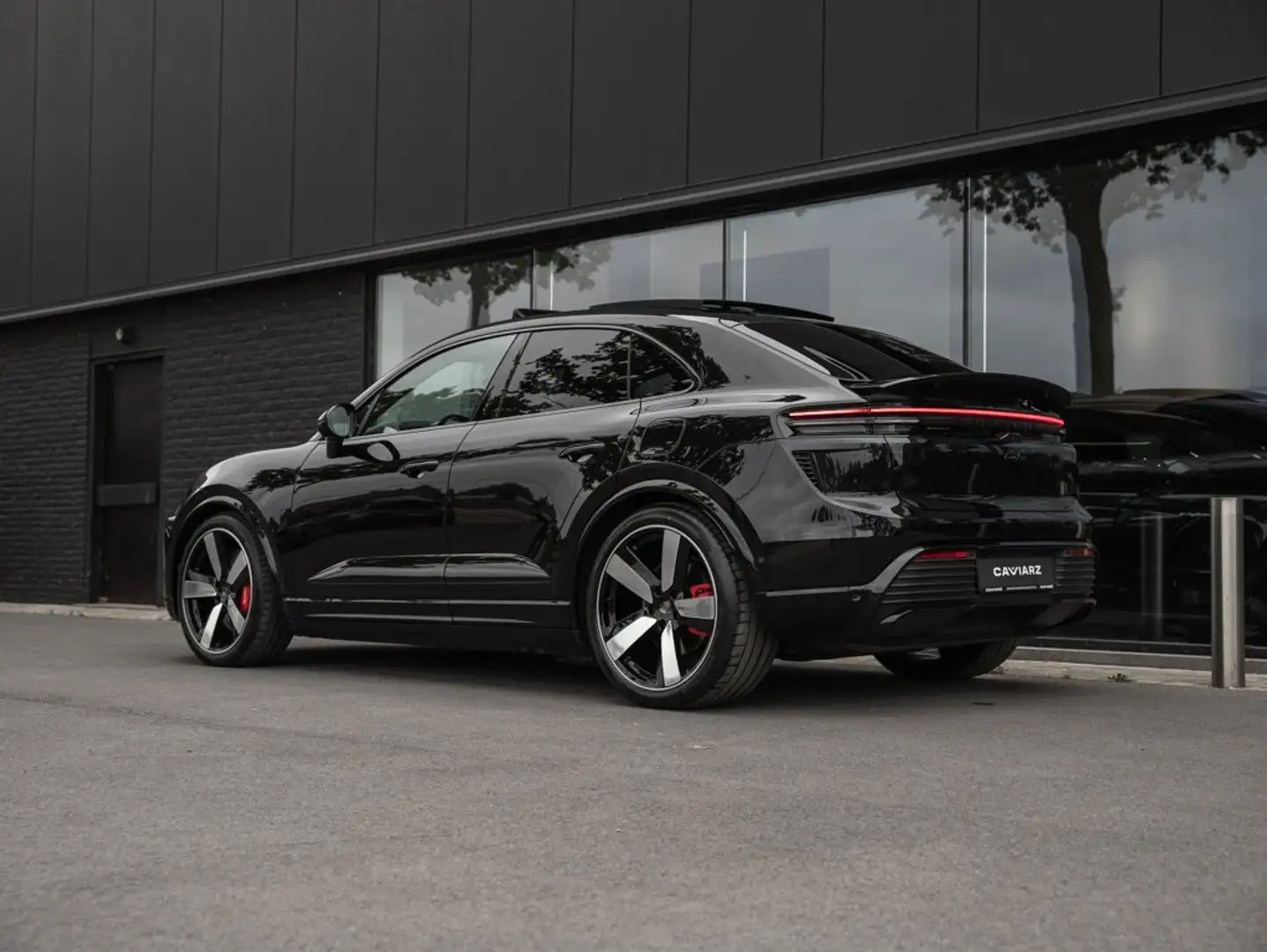 Porsche Macan TURBO EV 100KW/22"/MATRIX/PANO/ACC/AUGM. HUD/DISPL Чорний - 2