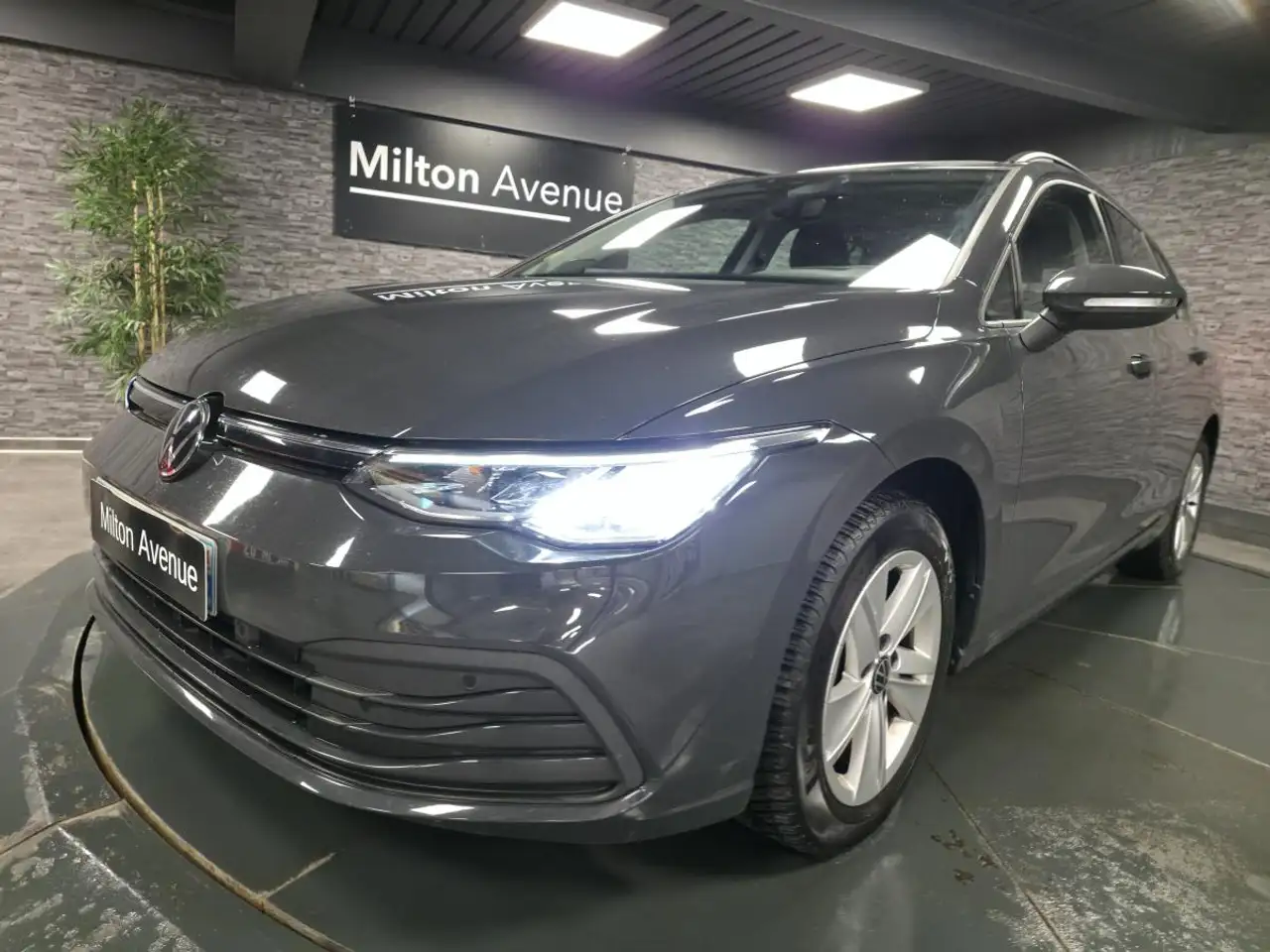 Volkswagen Golf Standard Model — photo 42