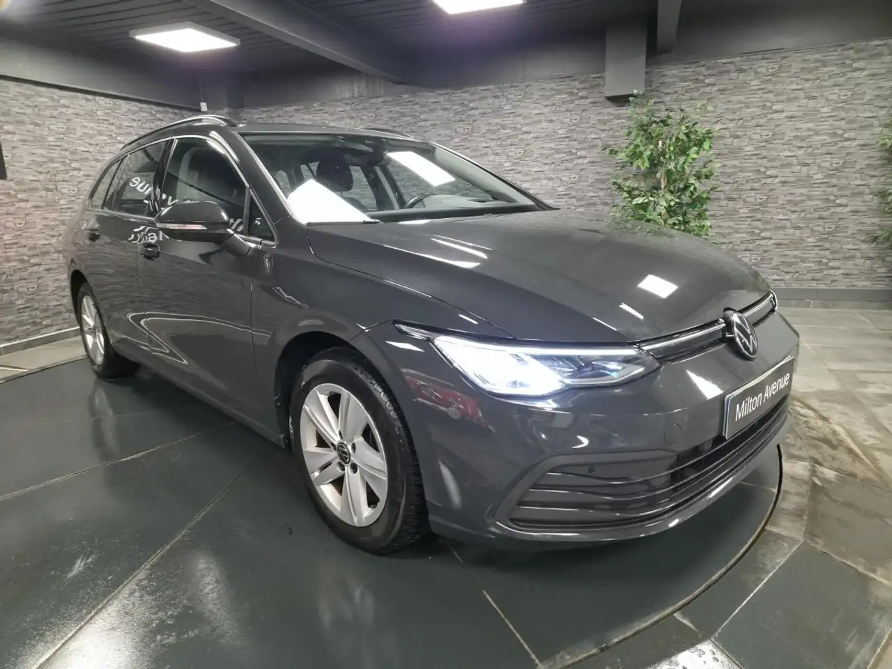 Volkswagen Golf Standard Model — photo 41