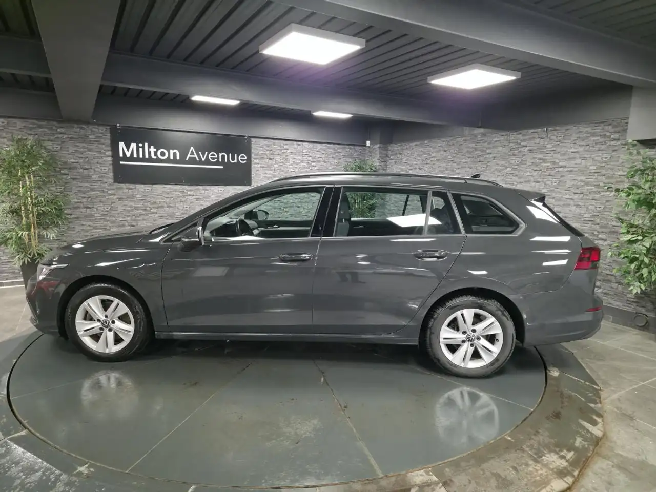Volkswagen Golf Standard Model — photo 2