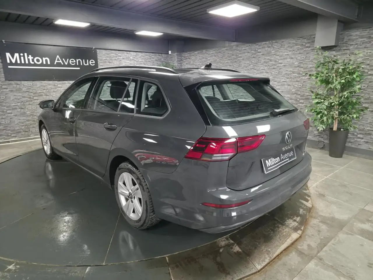 Volkswagen Golf Standard Model — photo 44