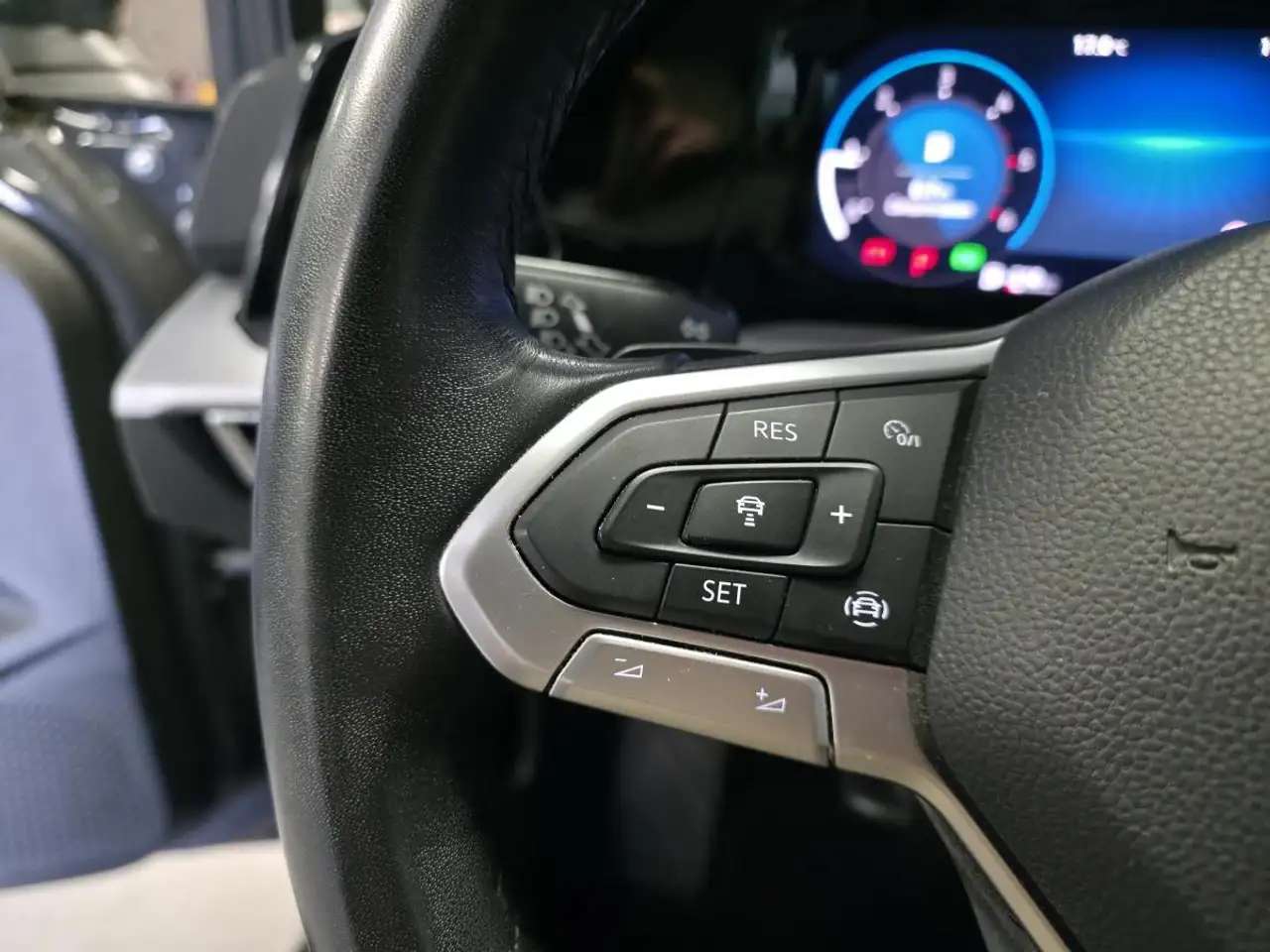 Volkswagen Golf Standard Model — photo 32