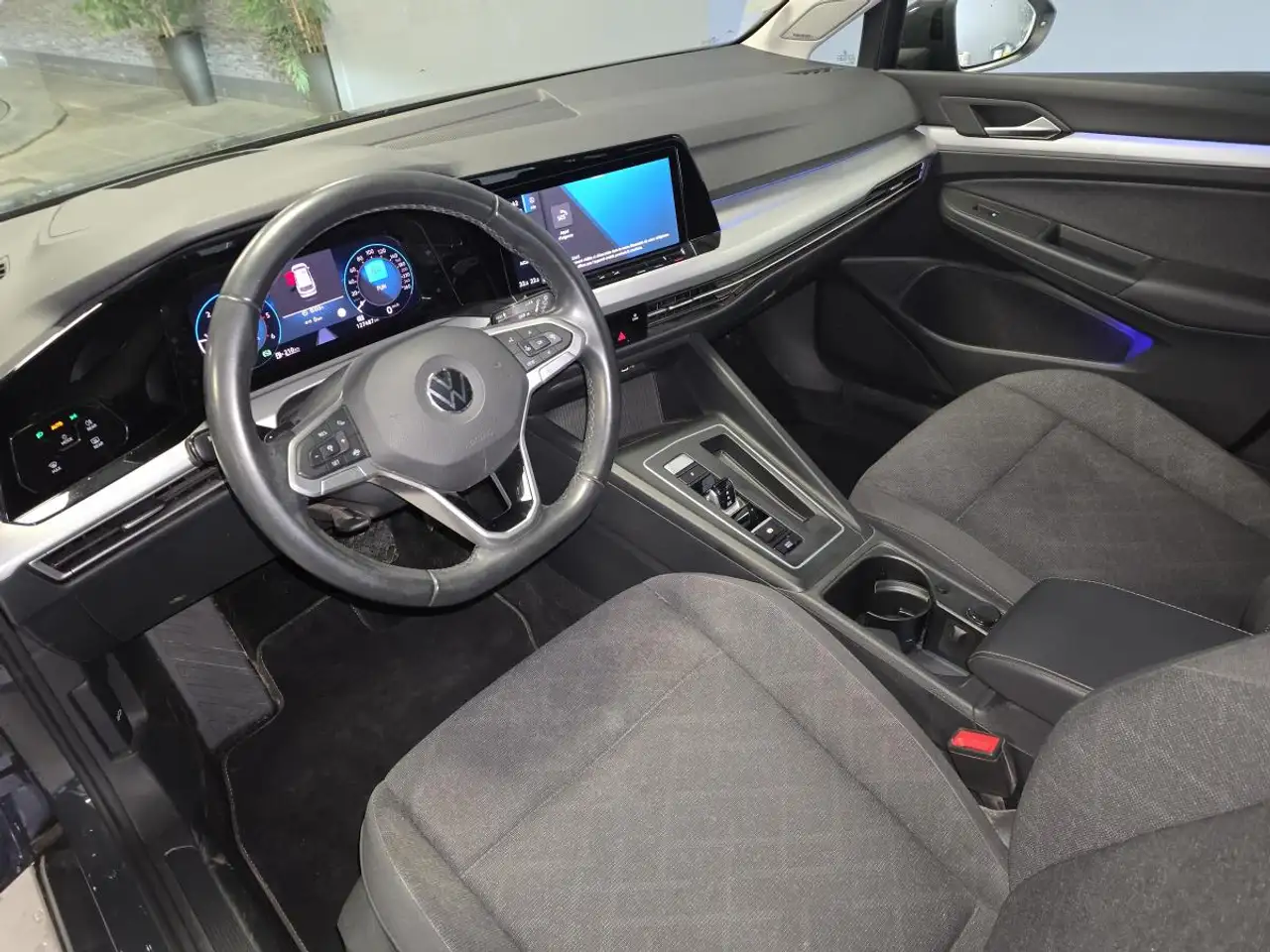 Volkswagen Golf Standard Model — photo 11