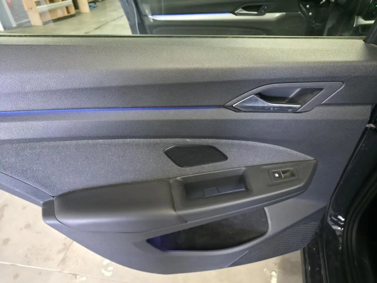 Volkswagen Golf Standard Model — photo 38