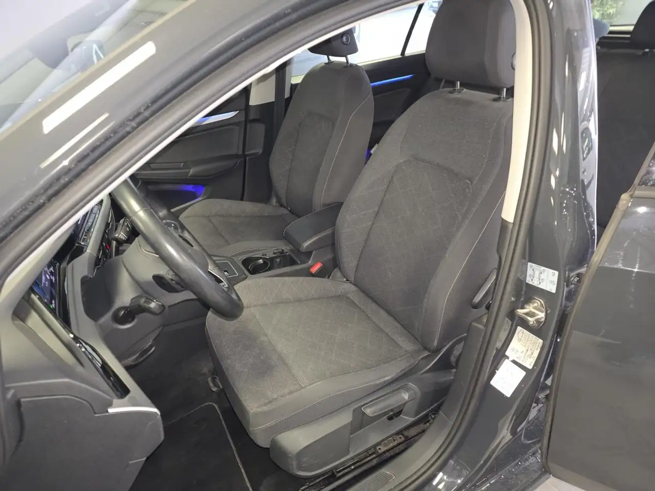 Volkswagen Golf Standard Model — photo 13