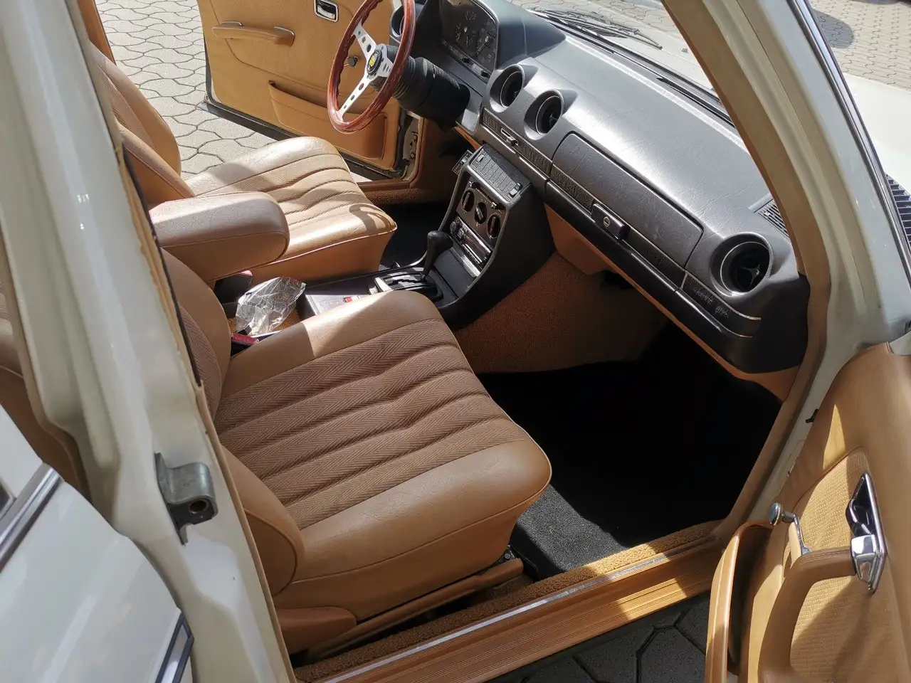 Mercedes-Benz 230 E, foto 11
