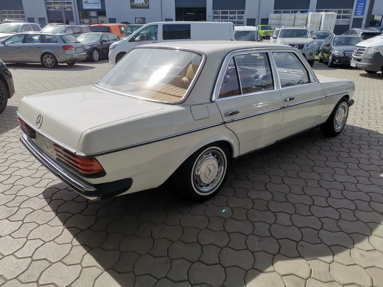 Mercedes-Benz 230 E, foto 3
