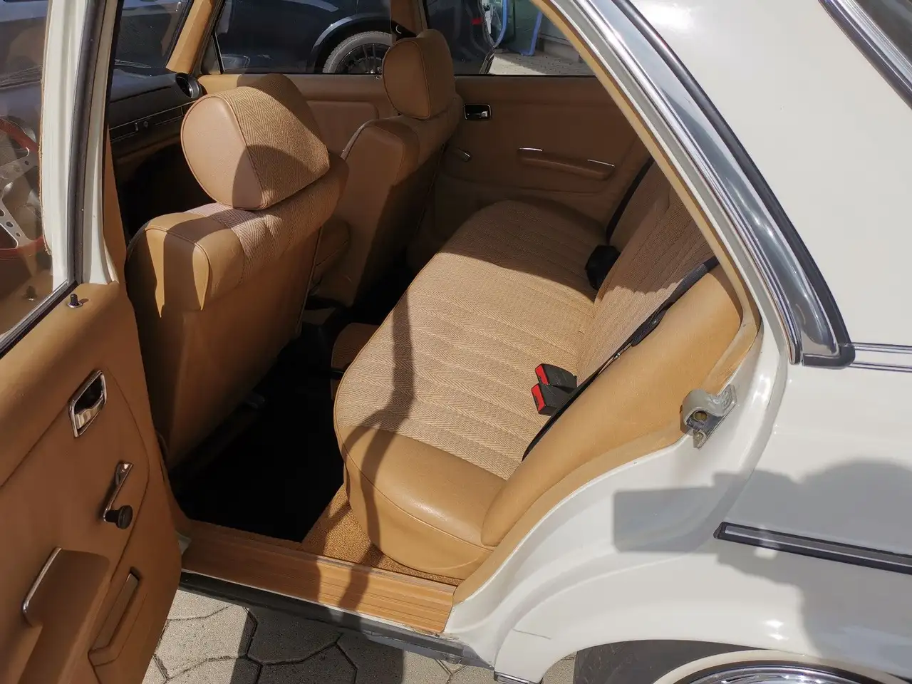 Mercedes-Benz 230 E, foto 7