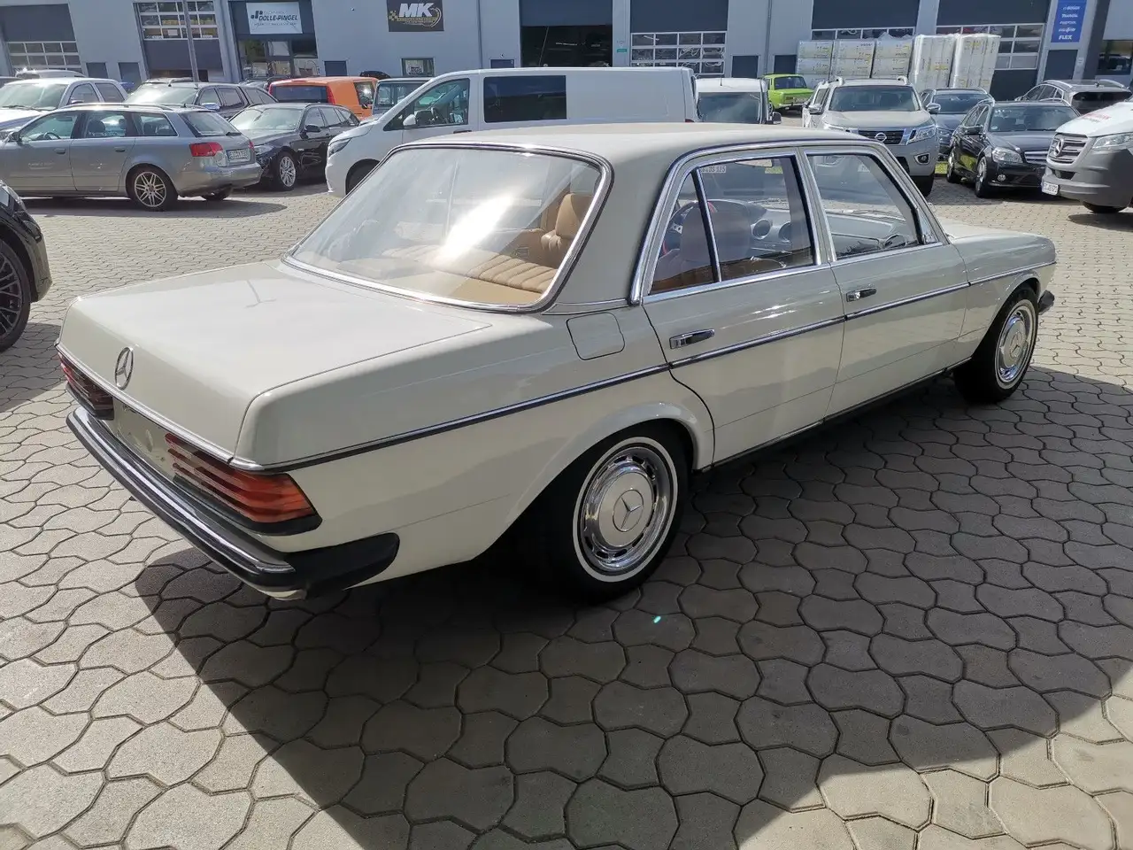 Mercedes-Benz 230 E, foto 4
