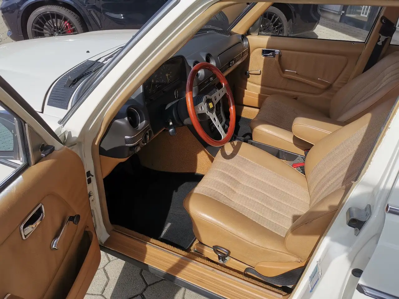 Mercedes-Benz 230 E, foto 6