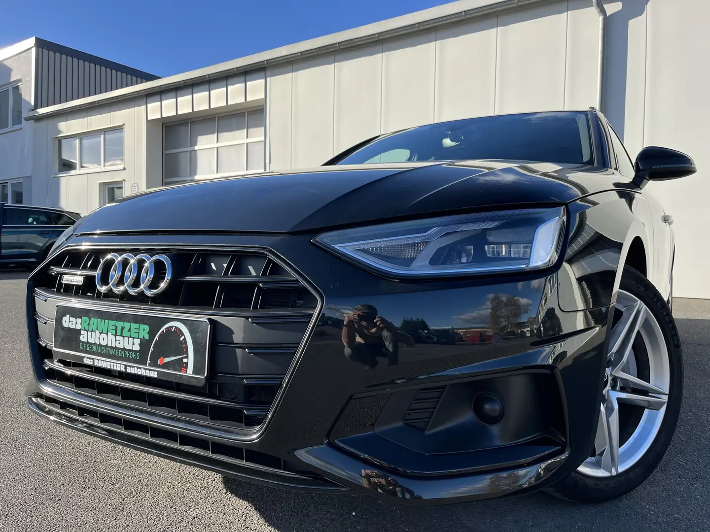 Audi A4 Avant 40 2.0 TDI quattro S tronic advanced 213€ Noir - 1