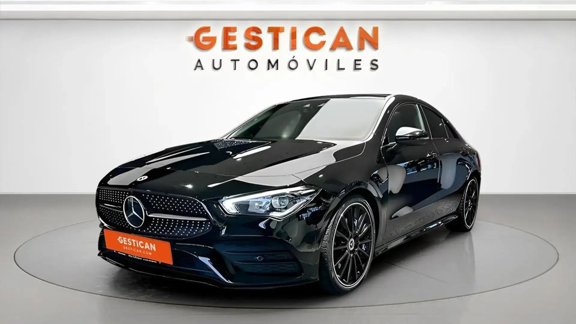 Mercedes-Benz CLA 250 e Schwarz - 1