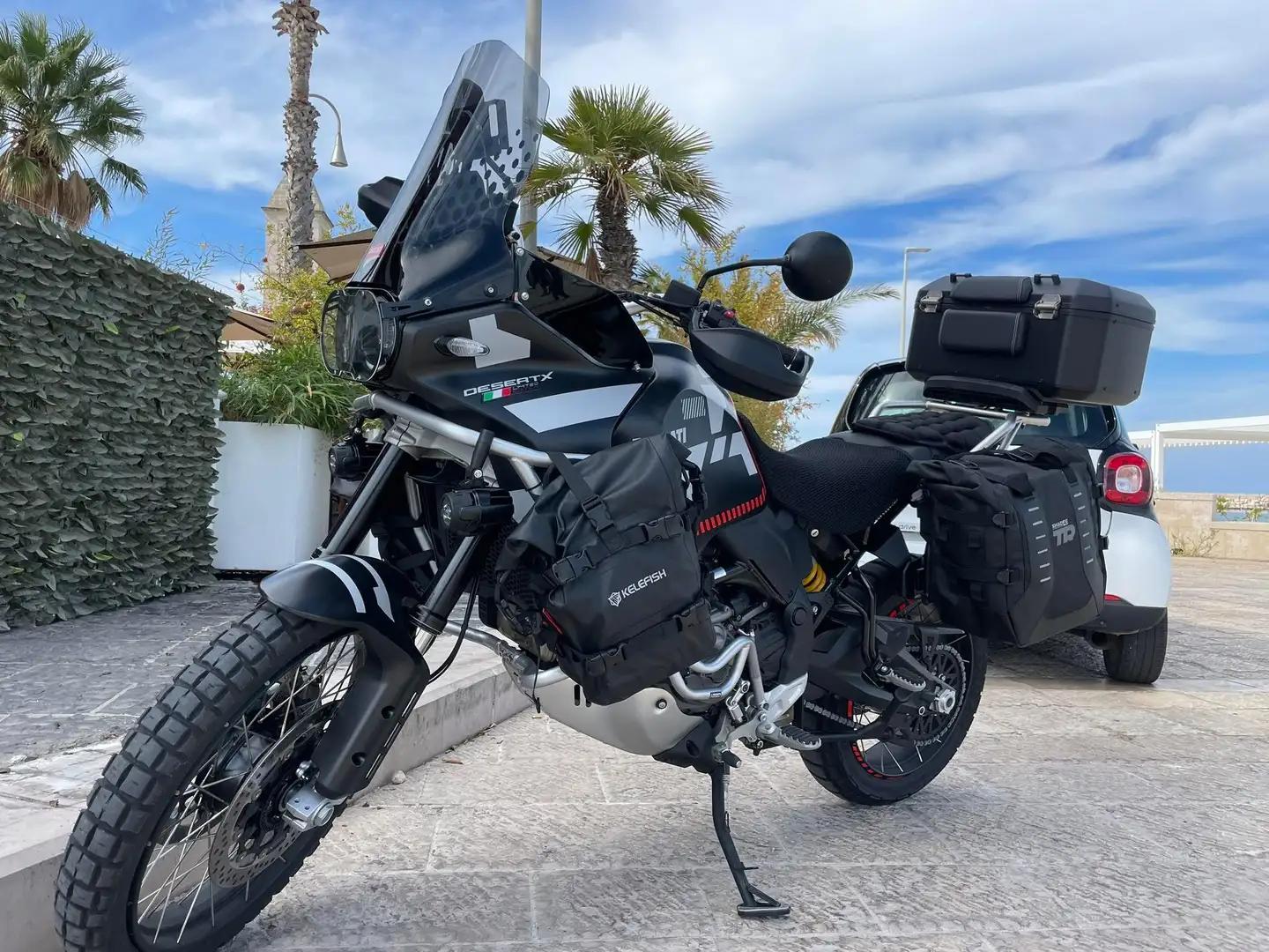 Ducati DesertX rr22 da vetrina - 1