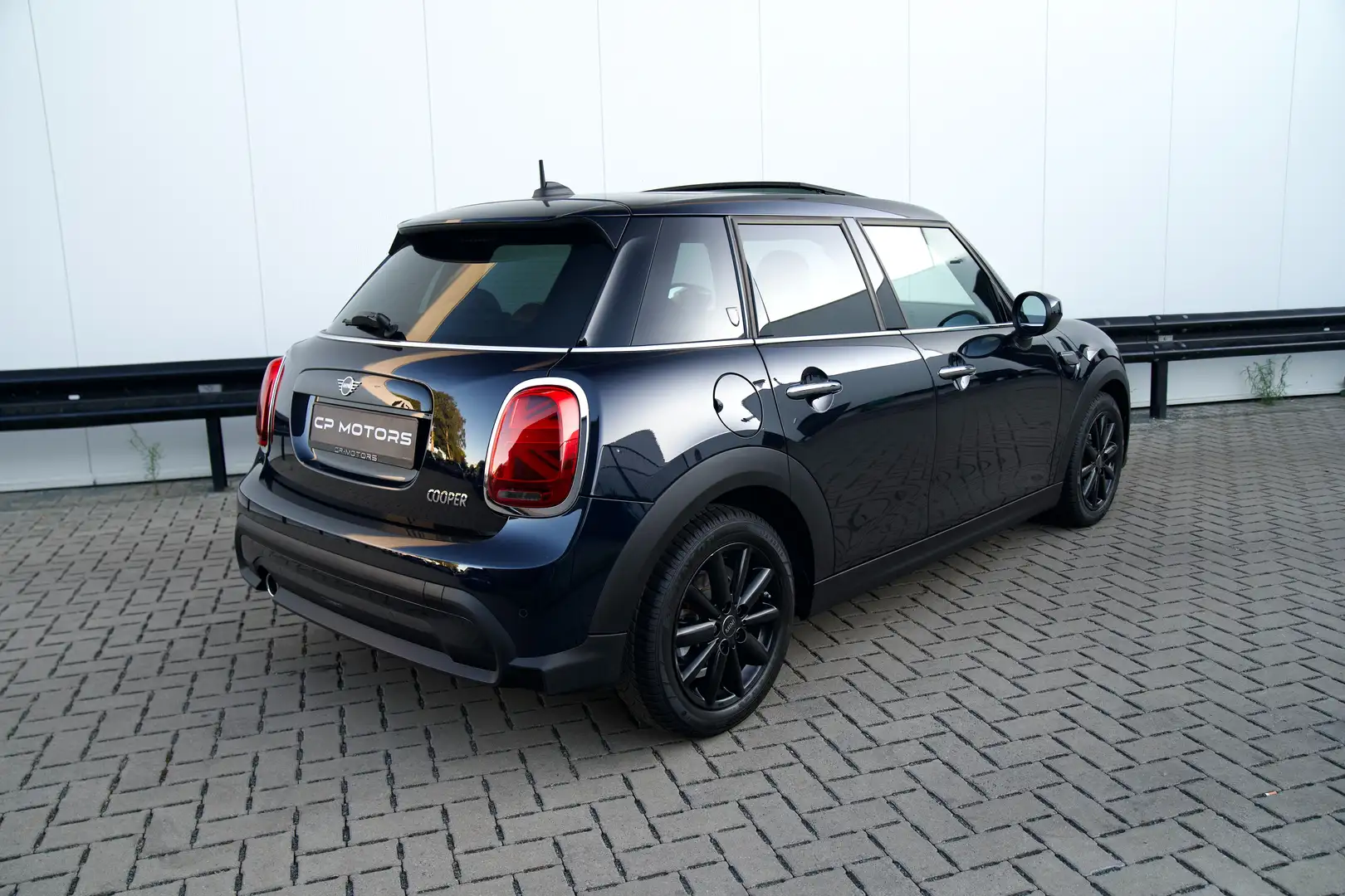 MINI Cooper 5-DEURS | PANO | MINI YOURS | CHESTER MALT | TOP ! Zwart - 2