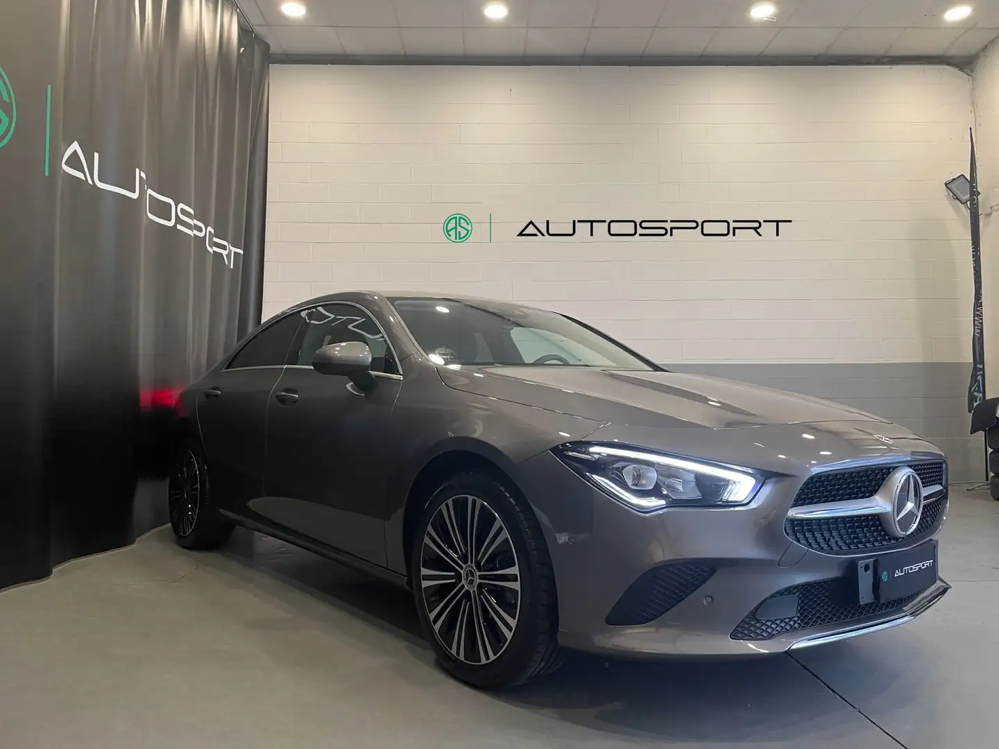 Mercedes-Benz CLA 180 CLA 180 Automatic Sport Grigio - 1