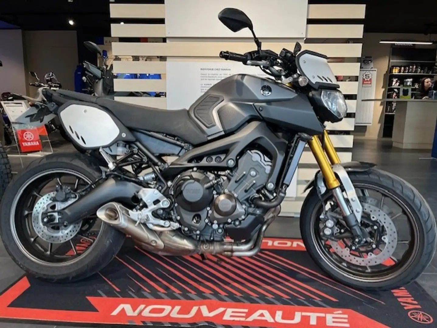 Yamaha MT-09 - 2