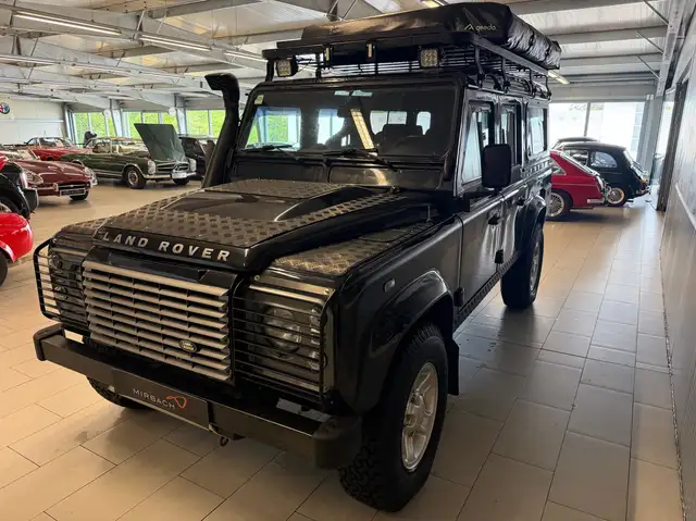 Land Rover Defender 110 view 2