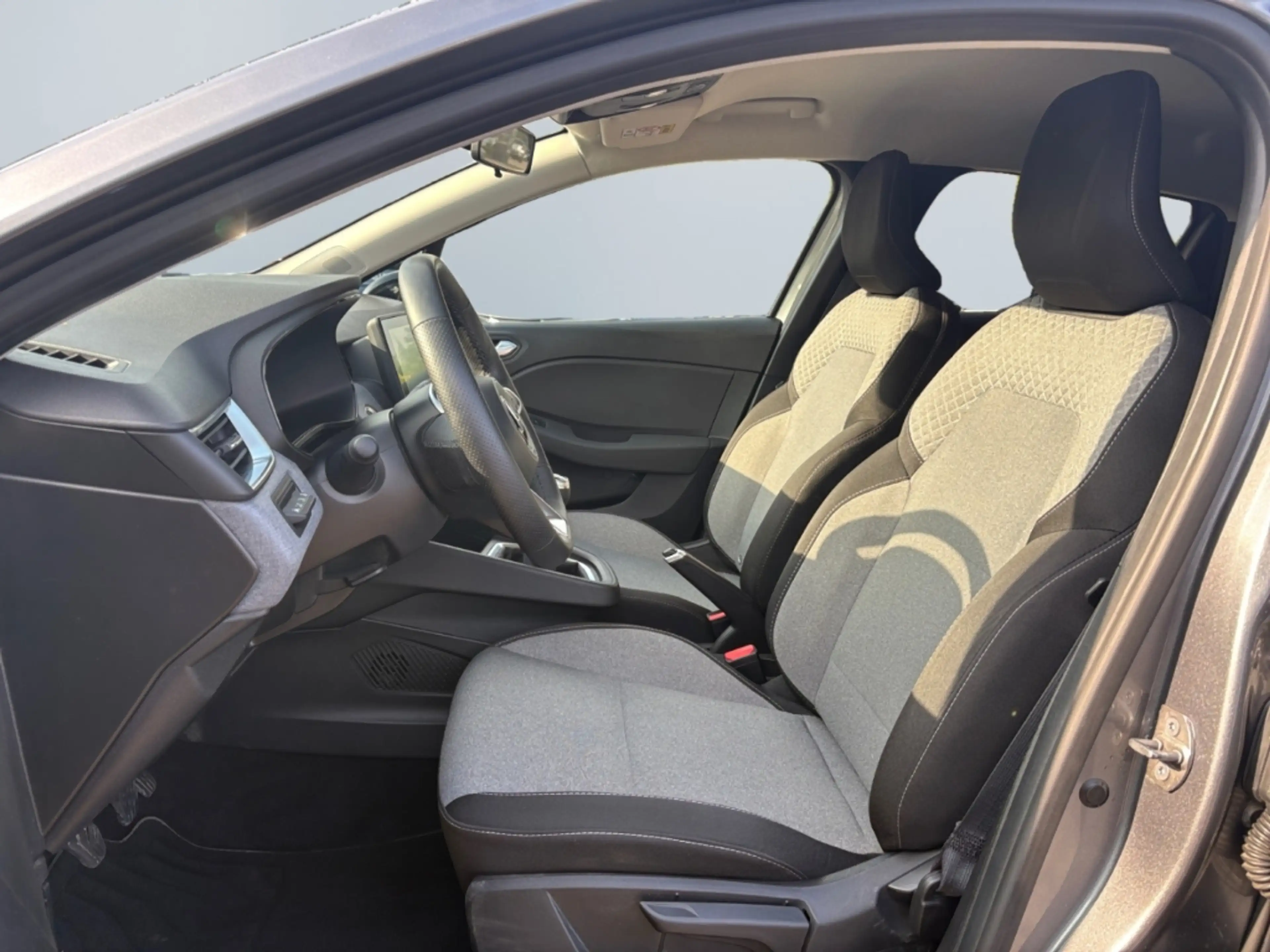 Mitsubishi Colt Plus *LED*Navi*CarPlay*Sitzheizung*PDC*CAM* — photo 9