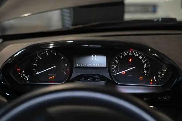 Peugeot 208 view 18