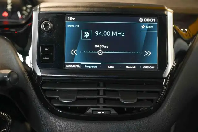 Peugeot 208 view 19
